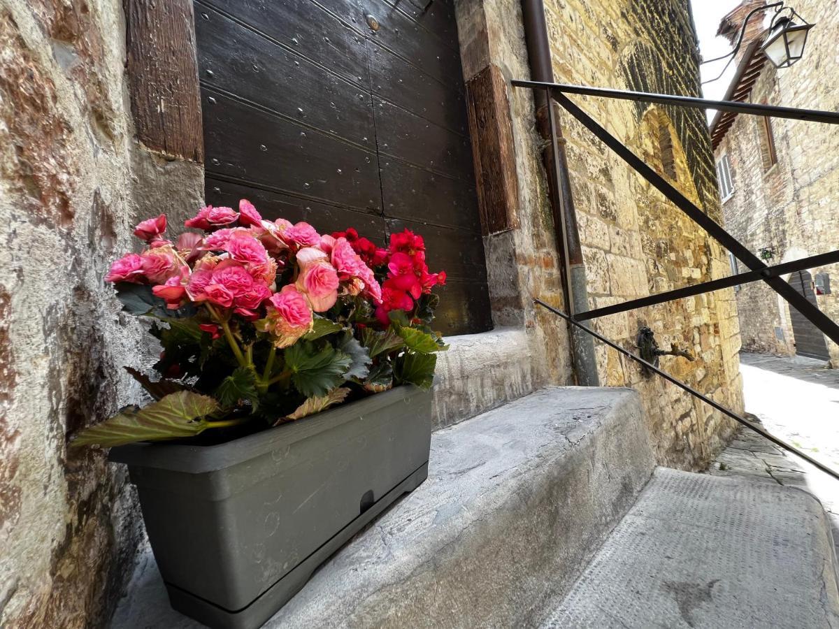 구비오 Dimora Casina Dell'Abbondanza 아파트 외부 사진